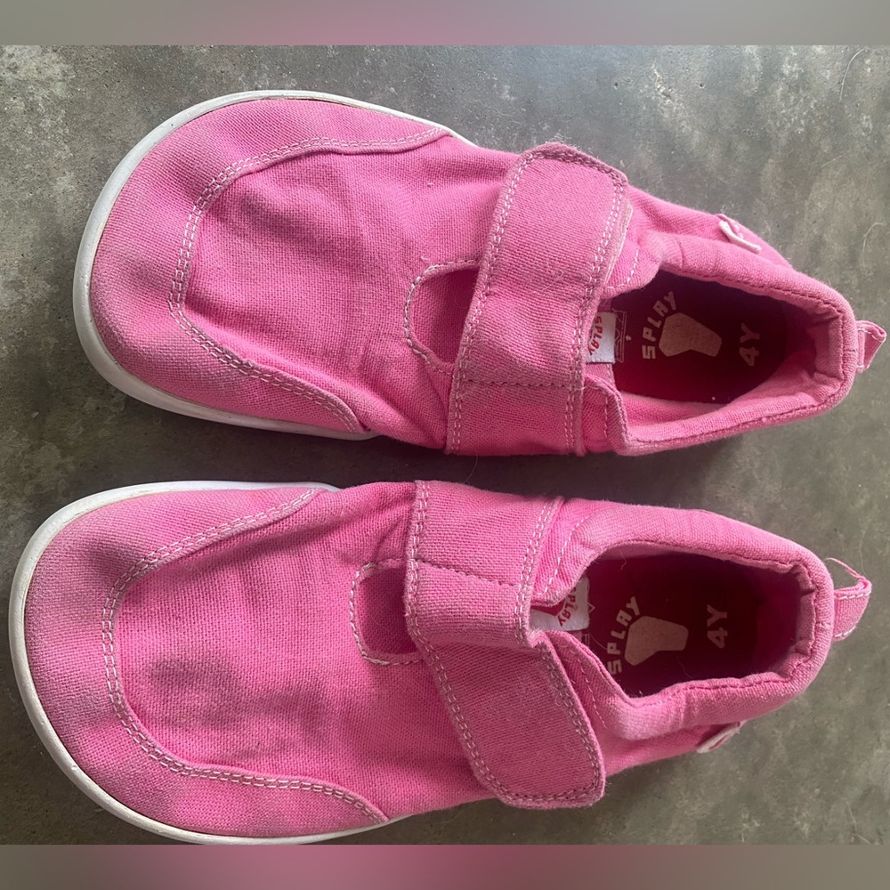 Girls pink Splay shoes